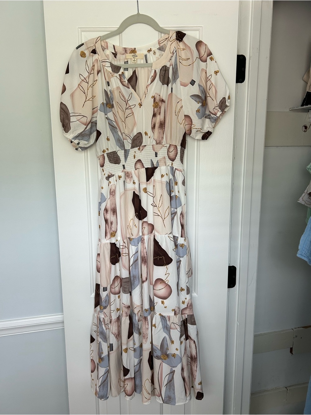 Entro Floral Midi Dress in Ivory and Blush